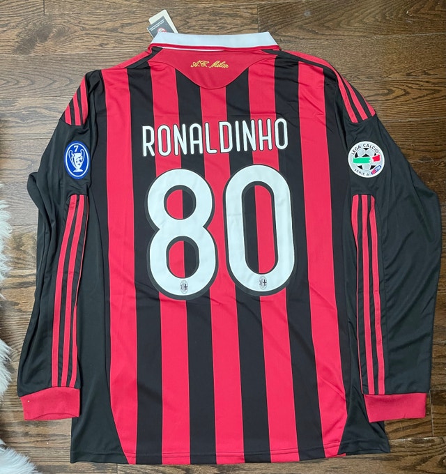 AC Milan Retro 2009/10 RONALDINHO Soccer Jersey - Long Sleeve