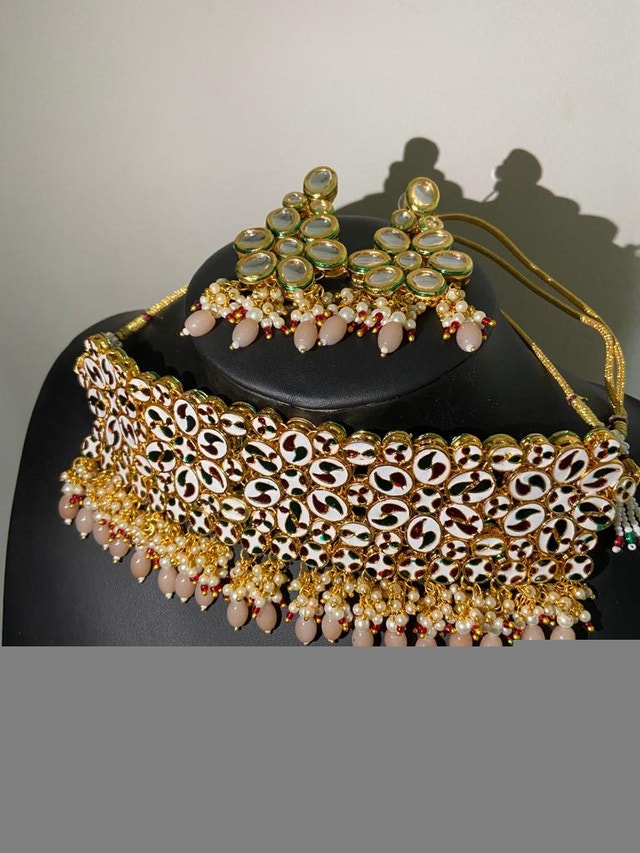 Kundan and Semi Precious Stones Indian Wedding Jewellery Set - photo 3