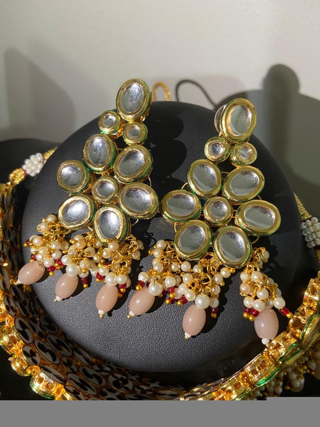 Kundan and Semi Precious Stones Indian Wedding Jewellery Set - photo 5