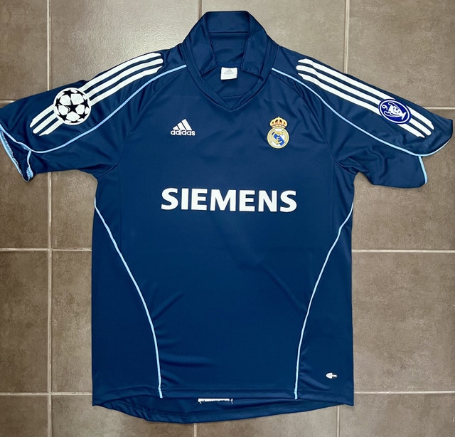 Real Madrid Zidane Retro 2005/06 Soccer Away Jersey