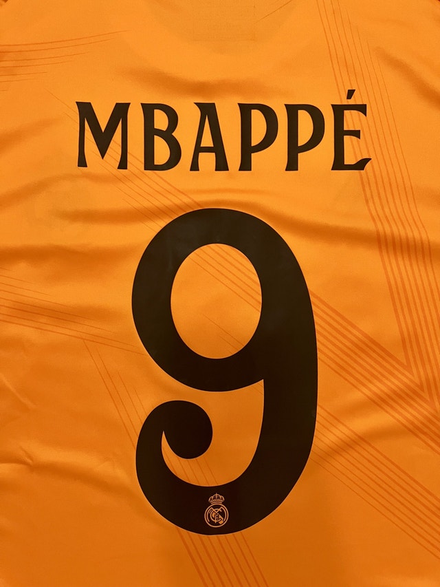 Real Madrid Mbappe Away Jersey 2024/25 - photo 5