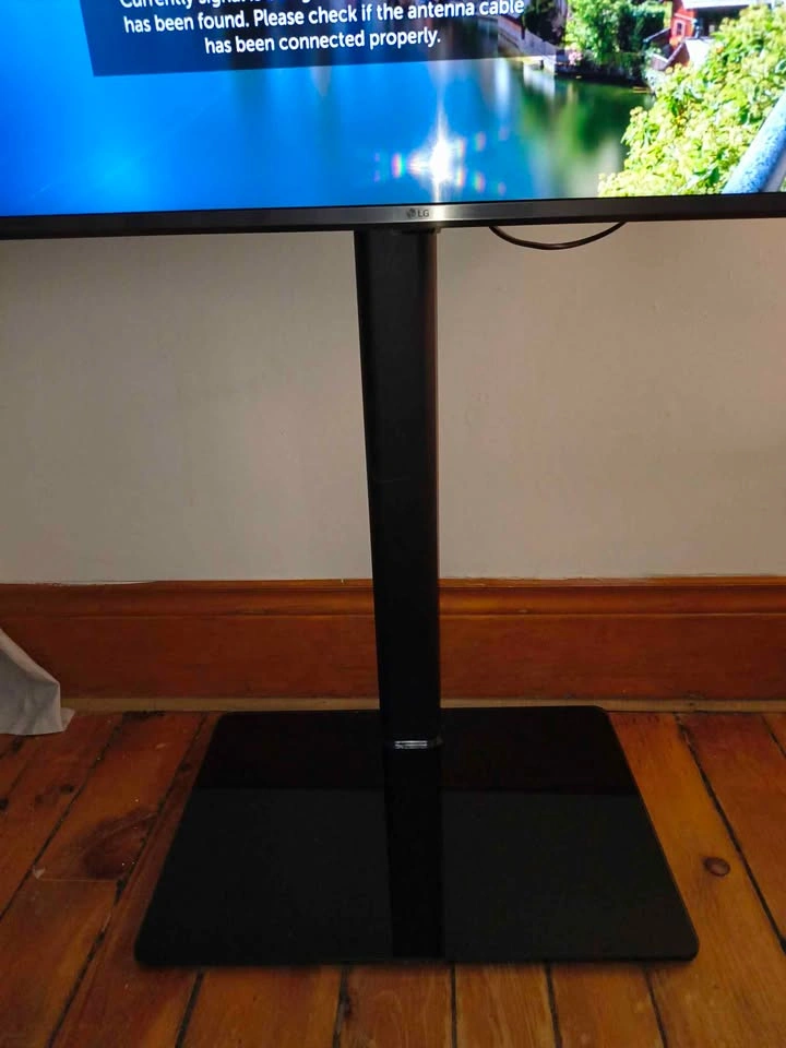 LG 43 inch 4K Smart TV 43UK6500AUA with Stand - photo 2