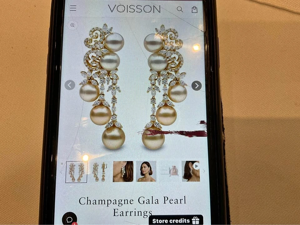 Ladies Earrings BRAND NEW VOISSON Champagne Gala Pearl