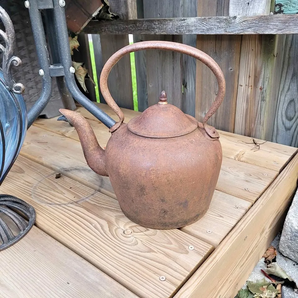 old Cast Iron Kettle as is Bradford thumbnail