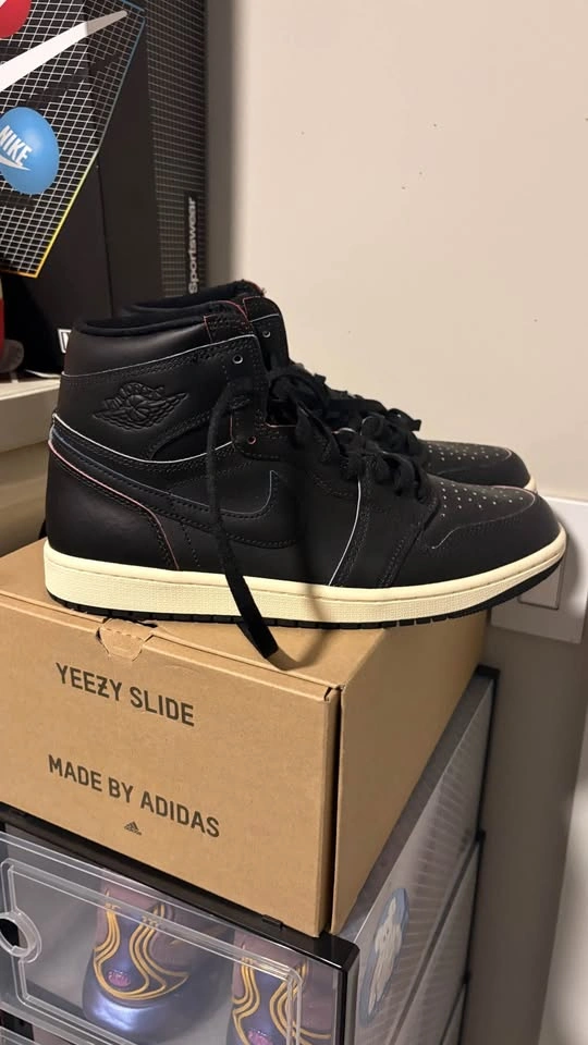 Air Jordan 1 (Size 10.5) - photo 2