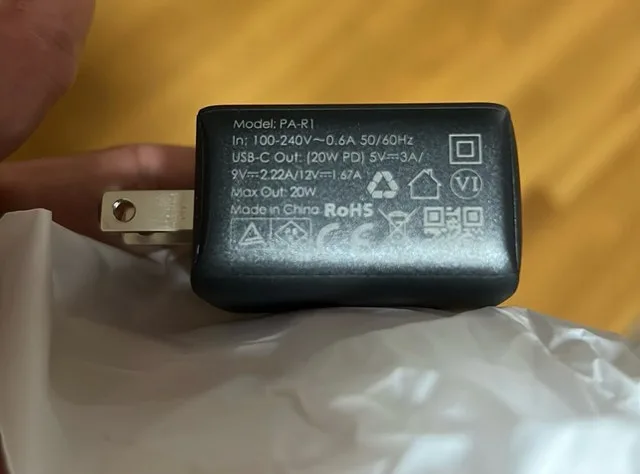 20W PD Fast Charger (USB C) - photo 4