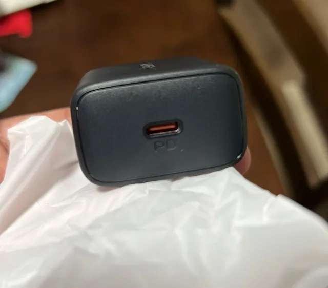 20W PD Fast Charger (USB C) - photo 5