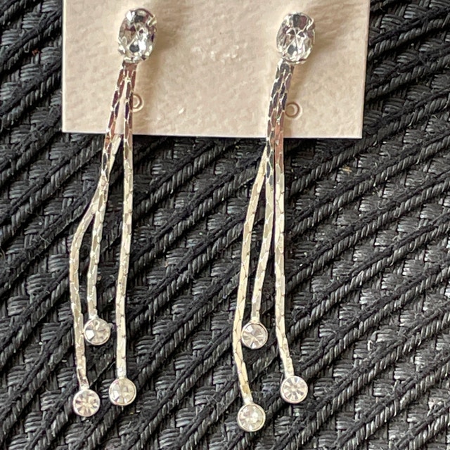 NEW Silver Dangling Flat Chain Drop Earrings w/ Crystals