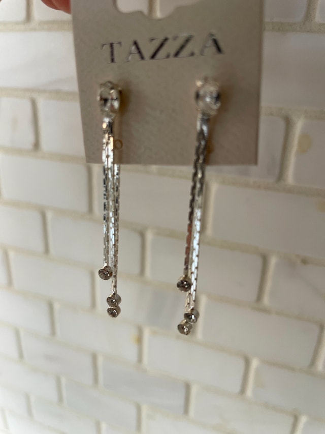 NEW Silver Dangling Flat Chain Drop Earrings w/ Crystals - photo 5