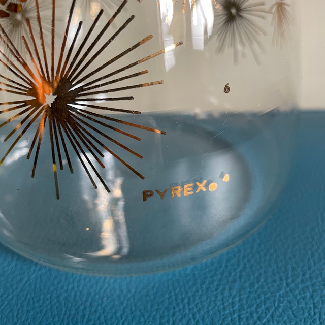 Pyrex Coffee Carafe - Gold Pinecone Motif, 10 Cup - photo 3