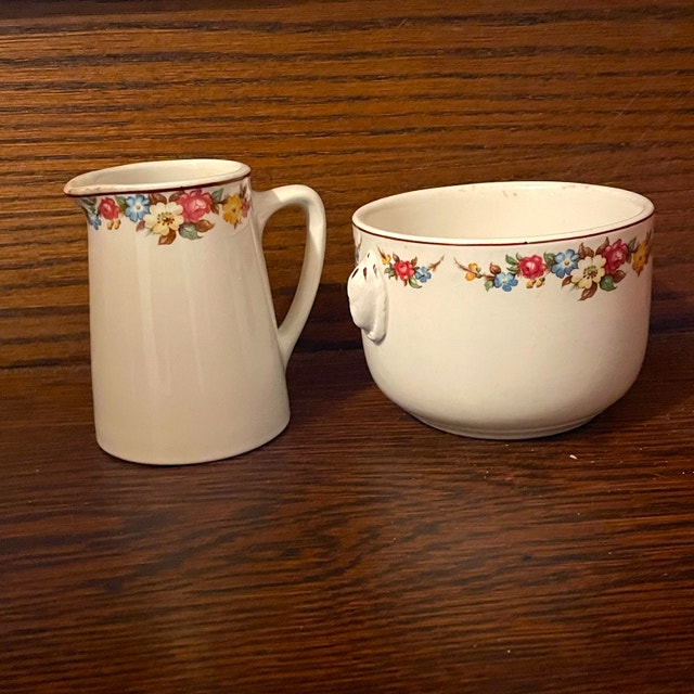 Vintage Grindley England Sugar/Creamer Set