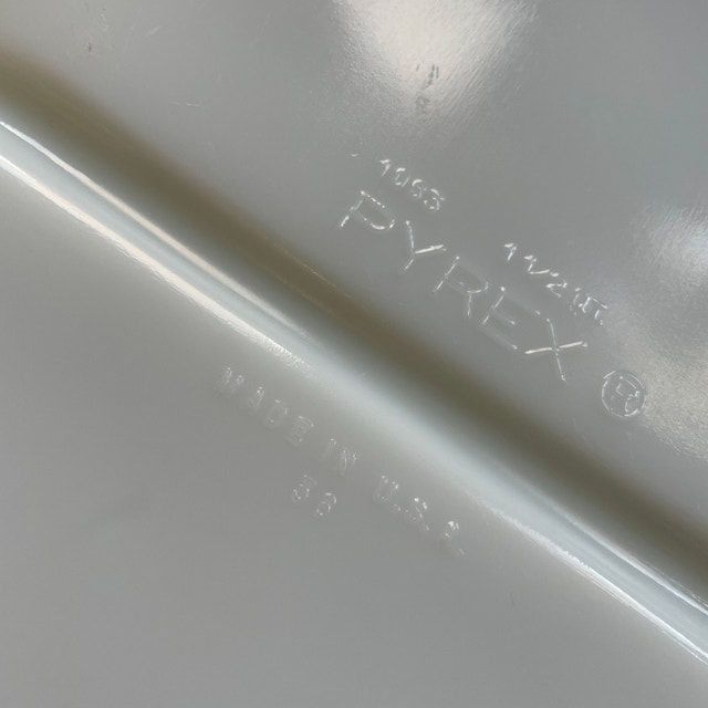 RARE 60s Milkglass Pyrex Oval Divided Dish w/ Steel Insert + Lid - photo 3