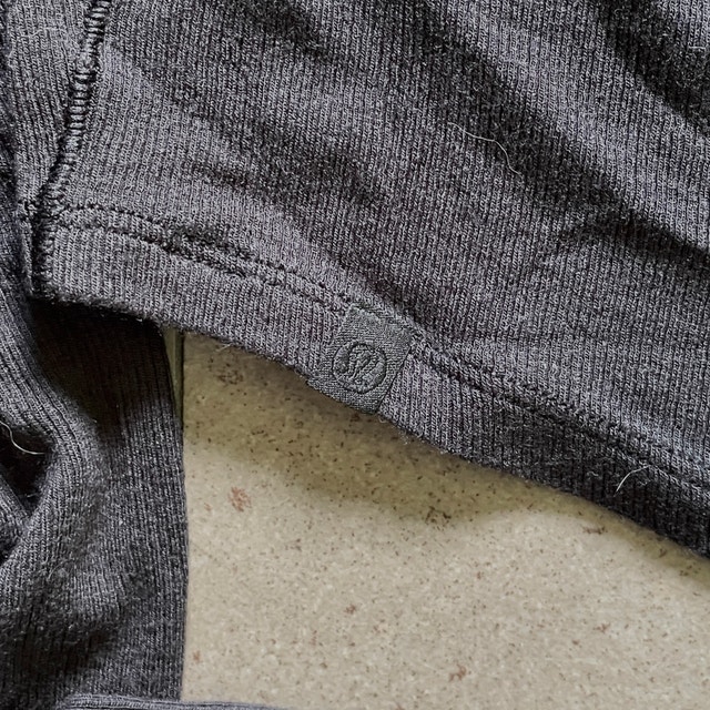 Lululemon Black Long-Sleeve Soft Jersey Crop Top - Size 10 - photo 5
