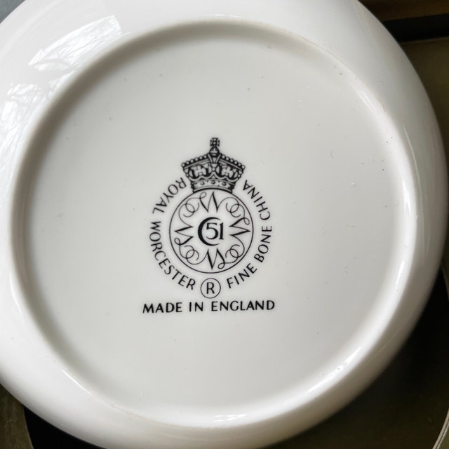 Vintage Boxed Royal Worcester Bone China Set - Trinket/Coaster S - photo 4