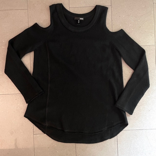 Aqua Cashmere Black Crew Neck Cold Open Shoulder Sweater - Small