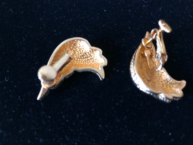 Vintage Puccini goldtone clip-on screwback earrings - Pristine - photo 2
