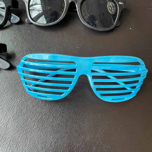 Lot of 8 Novelty Glasses and Sunglasses - photo 3