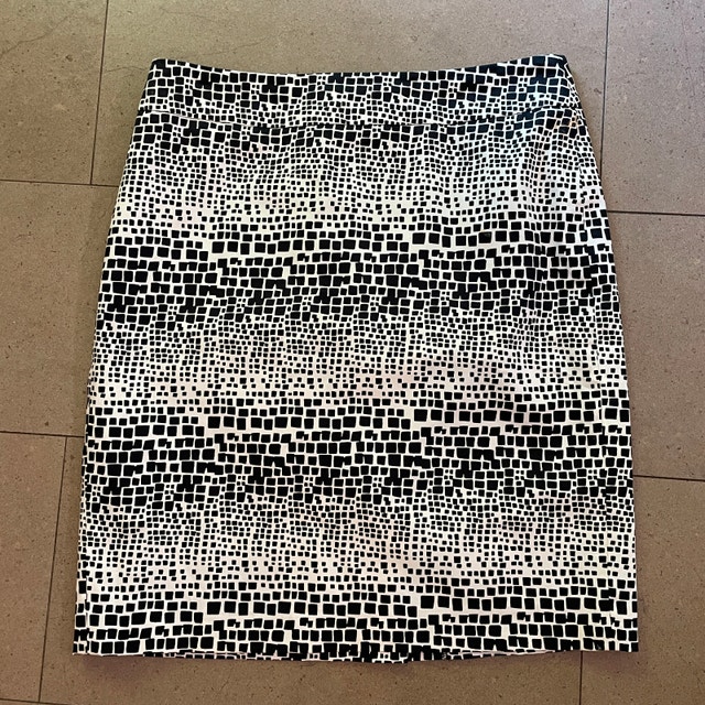 Ann Taylor Black & White Mini Pencil Skirt-Sz 4P Retro Fabric