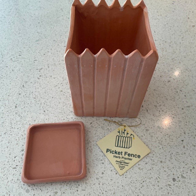 NEW w/ tags Natural Terra Cotta Picket Fence Plant/Herb Planter