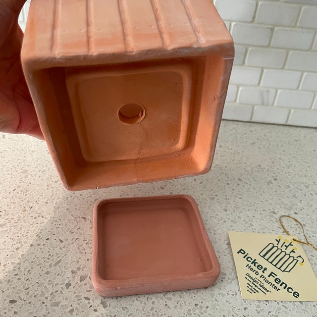 NEW w/ tags Natural Terra Cotta Picket Fence Plant/Herb Planter - photo 4