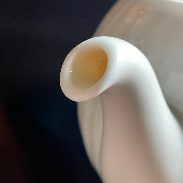 Stunning Wedgwood Night and Day Bone China Teapot - Flawed - photo 3