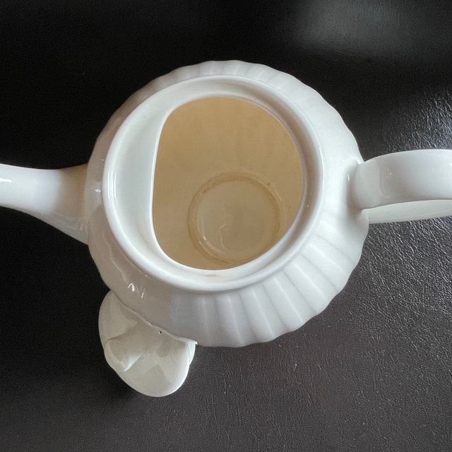Stunning Wedgwood Night and Day Bone China Teapot - Flawed - photo 4