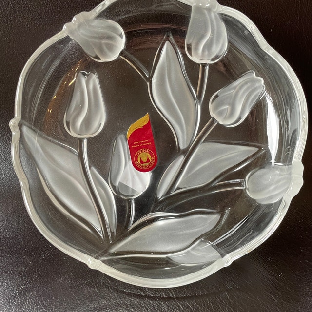 NEW Mikasa Walther 7” Frosted Tulip Etched Glass Bowl-Great Gift