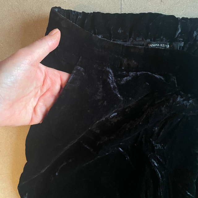 Banana Republic Black Velvet Pants - Size S - photo 4