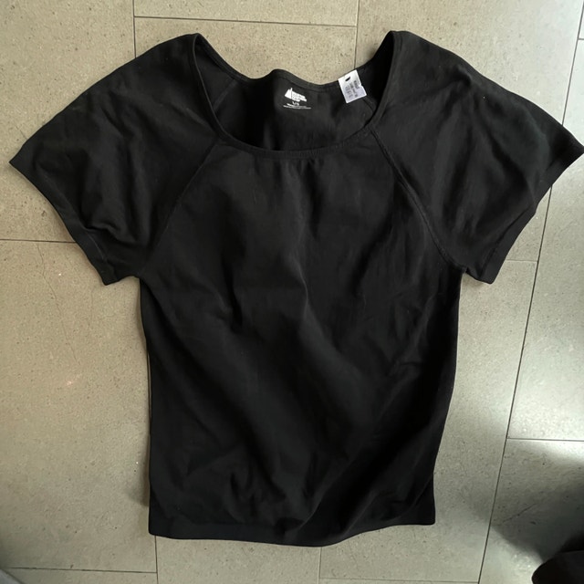 MEC Women T-Shirt Base Layer Short Sleeve Top w/ Mesh sides-Med - photo 3