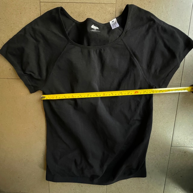 MEC Women T-Shirt Base Layer Short Sleeve Top w/ Mesh sides-Med - photo 4