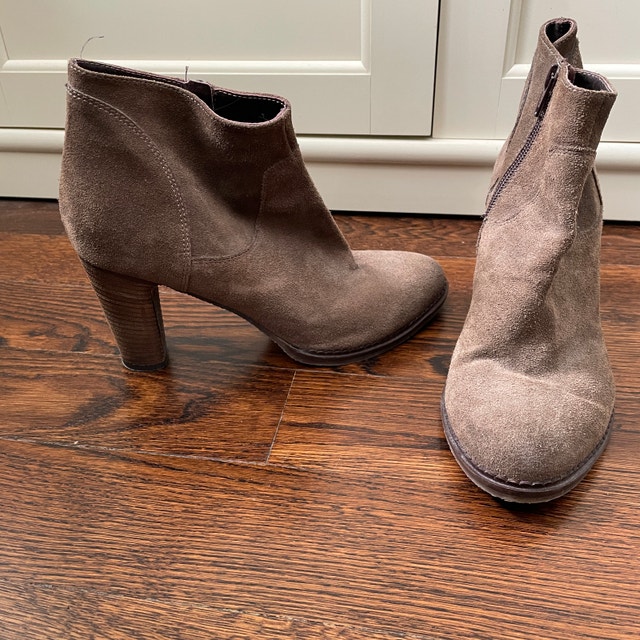 Taupe Tan Suede Minelli Ankle Boots - Size 39 (8.5) - photo 4