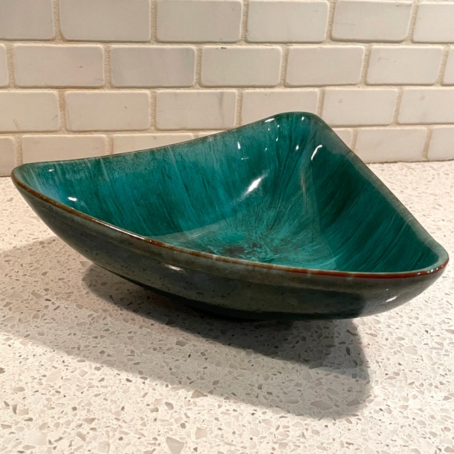 Vintage Mid Century Blue Mountain Pottery Triangular Bowl Dish - photo 2