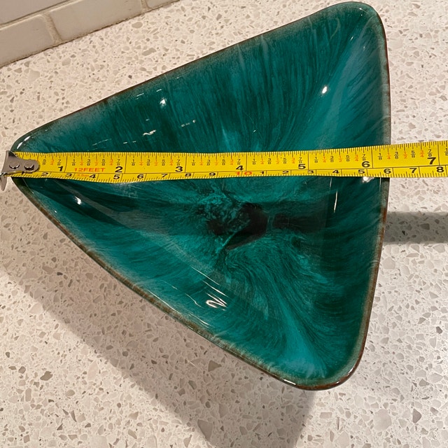 Vintage Mid Century Blue Mountain Pottery Triangular Bowl Dish - photo 5