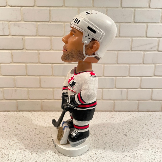 Michael Peca NHL Team Canada 2002 Olympic Bobblehead - photo 3