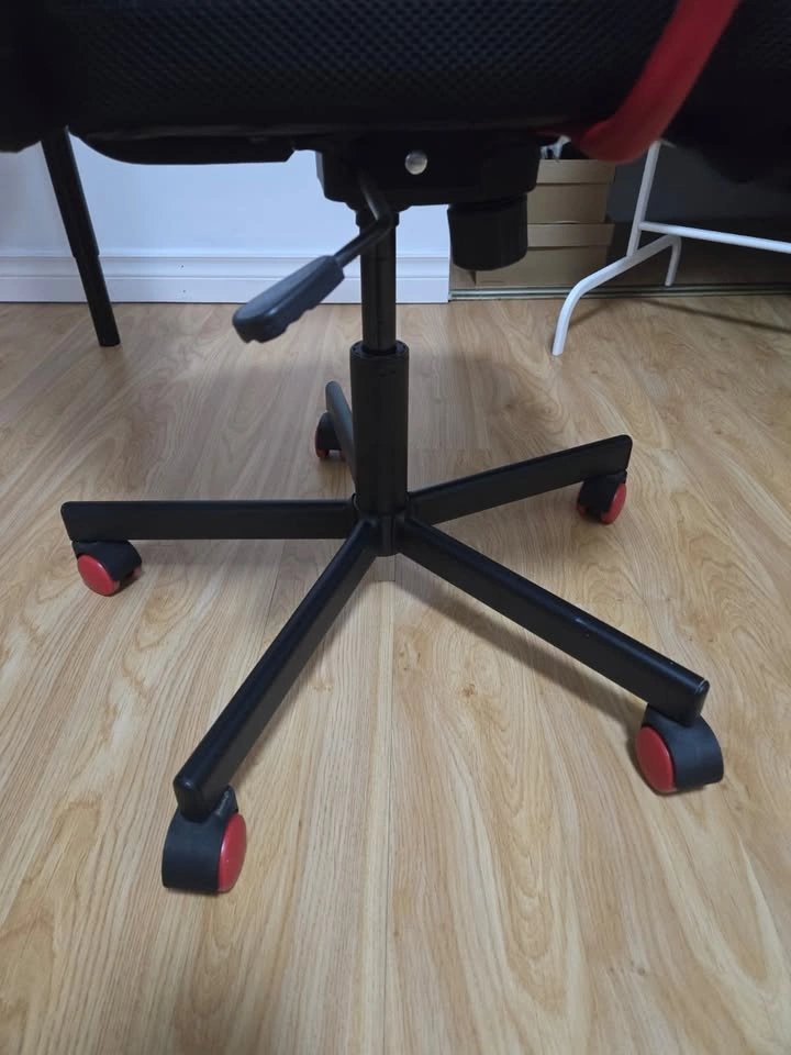 Clean Black Gaming Chair HUVUDSPELARE - photo 4