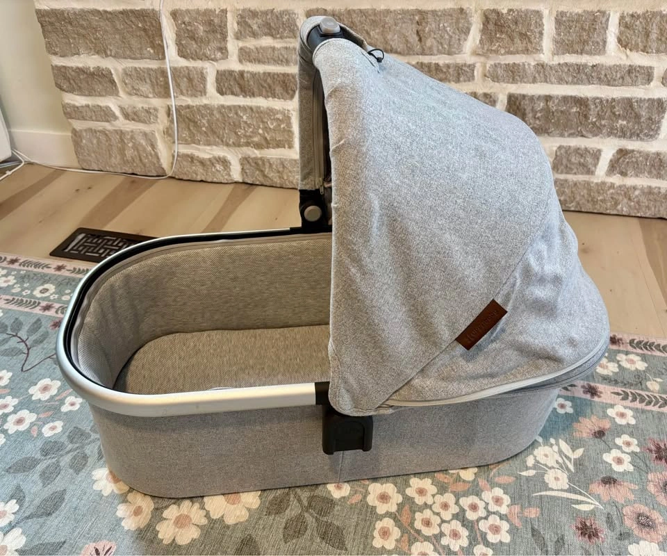 UPPAbaby Vista 2020 Stroller + Bassinet + Extras - photo 4