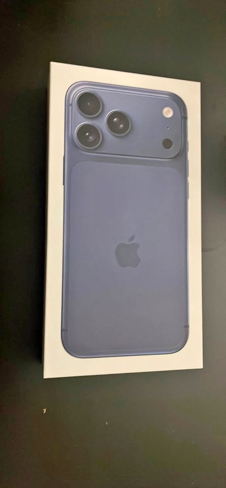 Apple iPhone 17 Pro Max Blue 256 GB SEALED!!