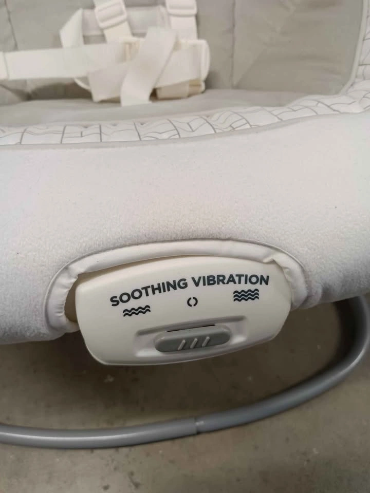 Graco baby bouncer with soothing vibration - photo 2