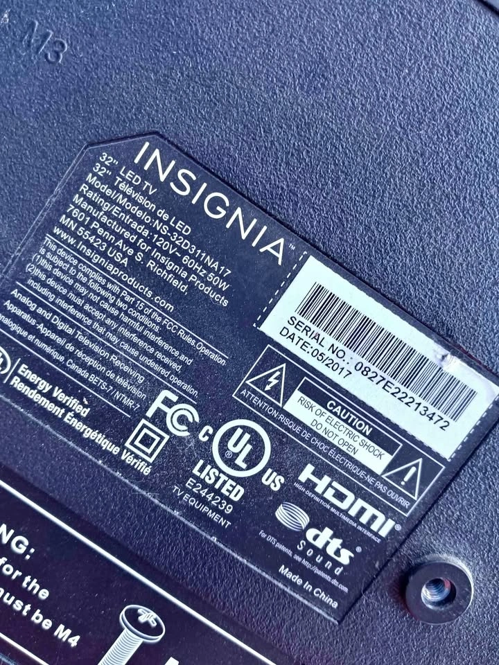 Insignia 32" LED TV NS-32D311NA17 - No Remote