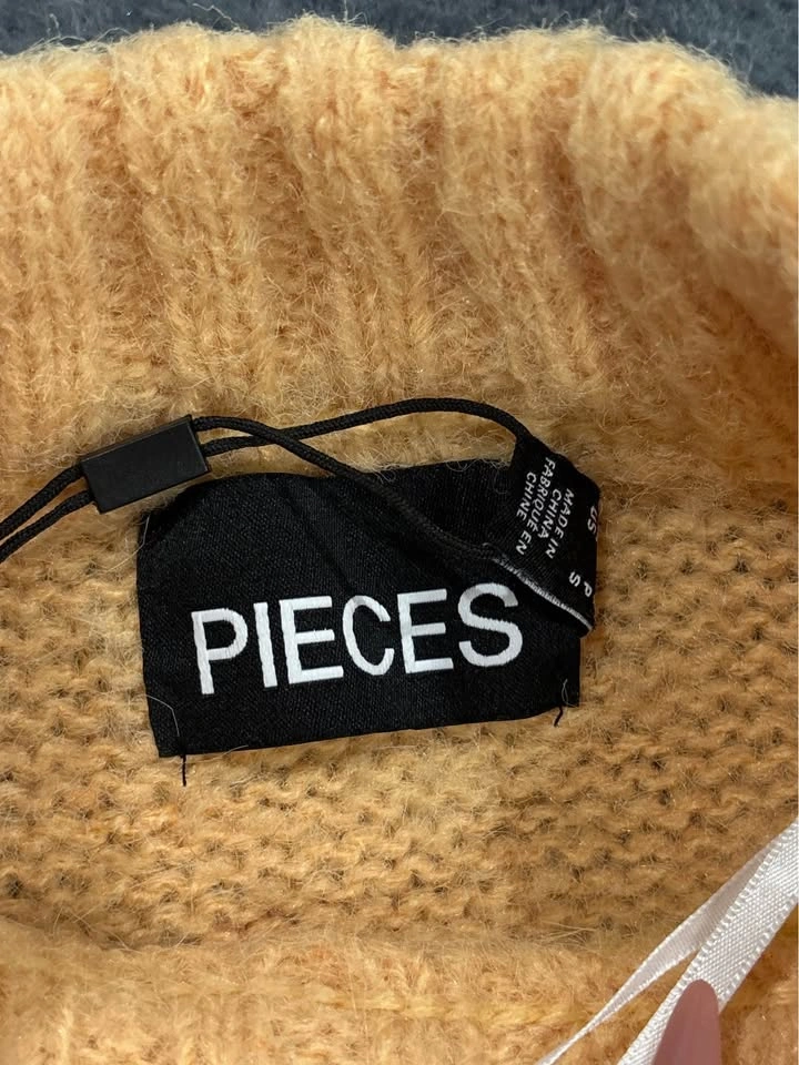 New sweater - photo 4