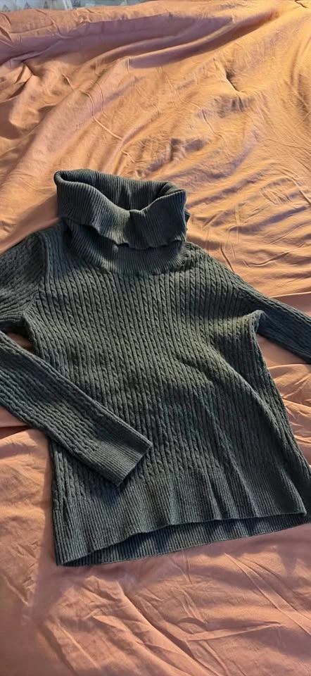 Dark Gray Cable Knit Off-Shoulder Sweater