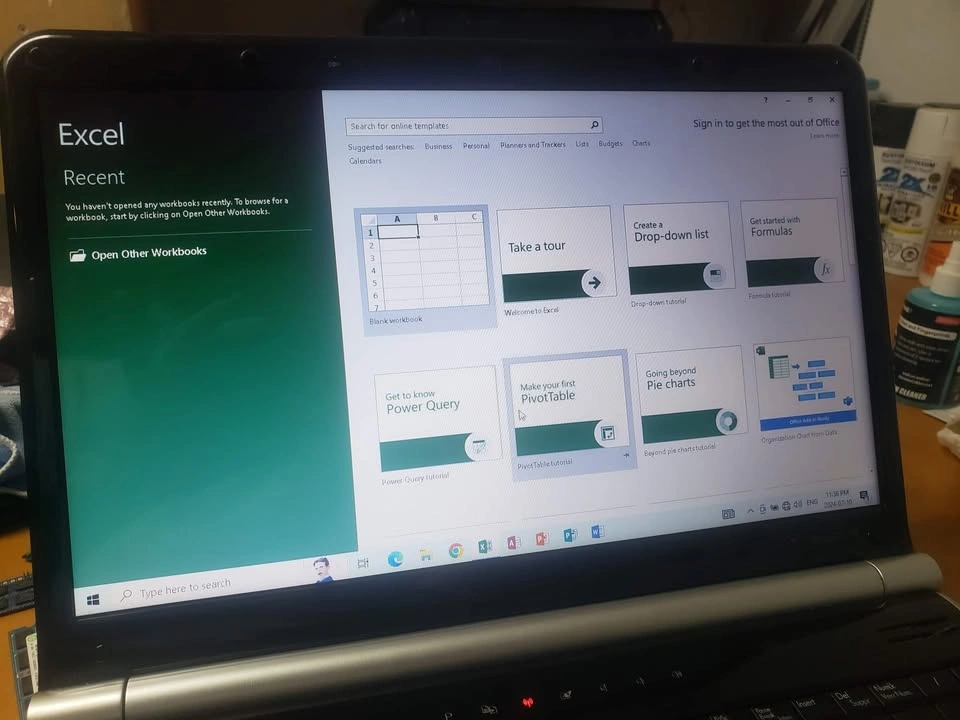 Gateway Laptop with Windows 10 - photo 3
