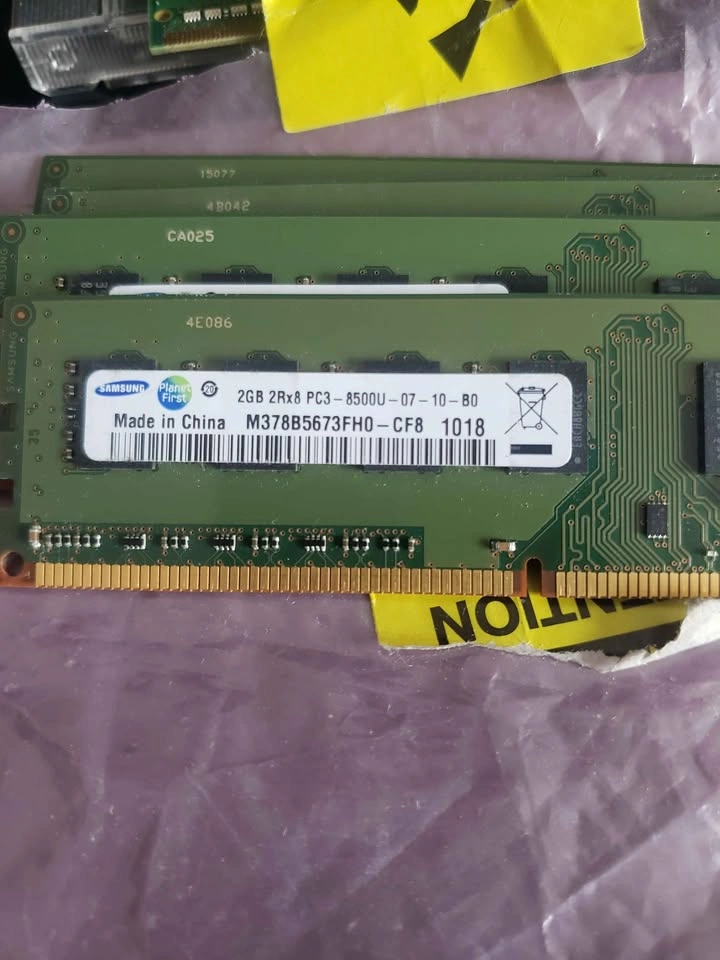 Samsung 8GB (4x2GB) DDR3 Desktop RAM M378B5673FH0-CF8 - photo 3