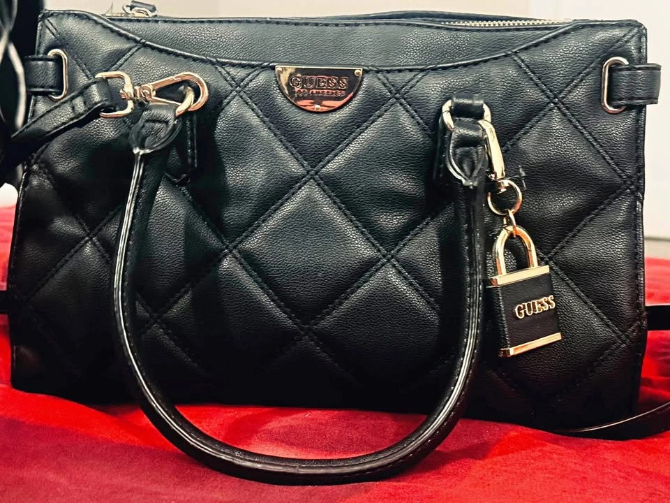 GUESS Quilted Handbag – Like New!
