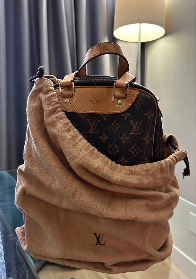 Louis Vuitton Handbag - Authentic