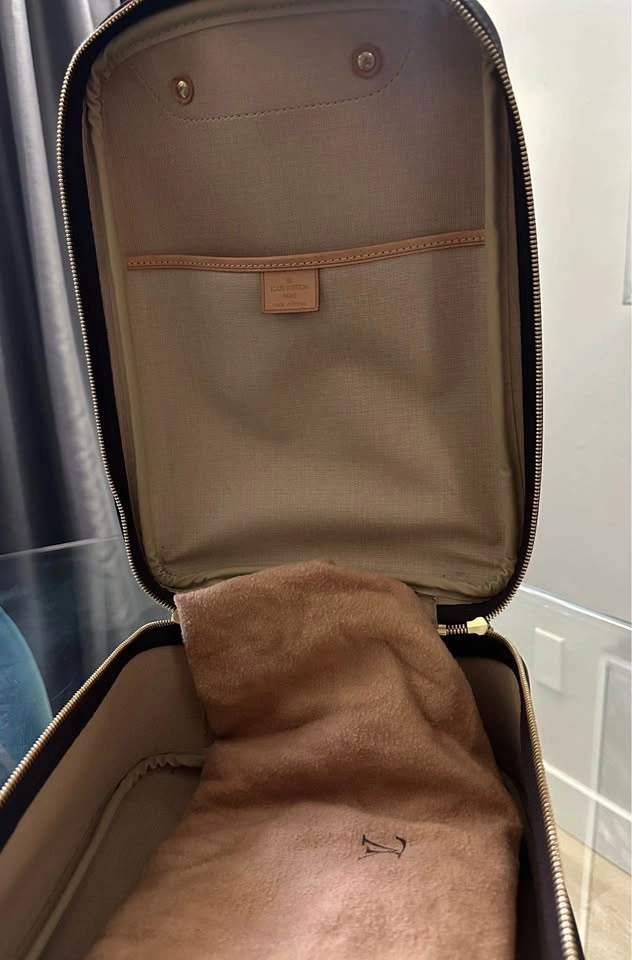 Louis Vuitton Handbag - Authentic - photo 3