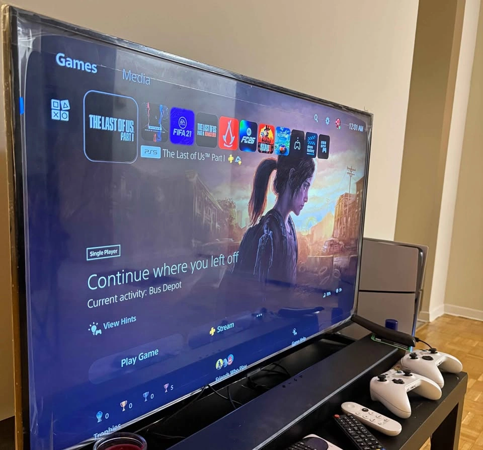 Samsung 43" 4K UHD TV for Sale - photo 3