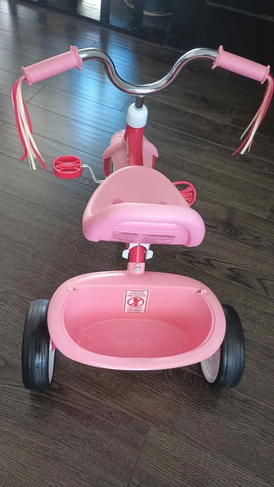 Radio Flyer Tricycle for 2-Year-Old Girl - photo 3
