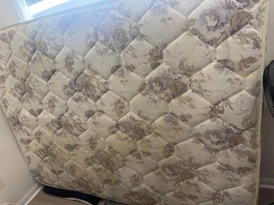 Queen Size Mattress - photo 3