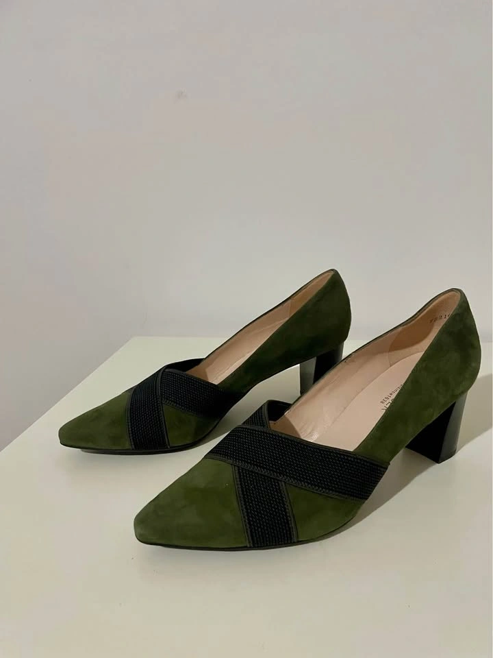 Peter Kaiser Olive Green Suede Pumps Black Cross-Strap Size 10 - photo 3